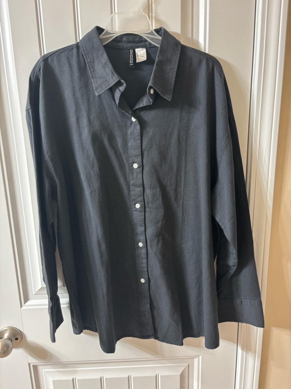 H&M Divided Long-Sleeve Button-Up Shirt in Charcoal